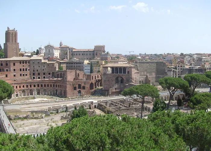 Viale Del Colosseo 4*